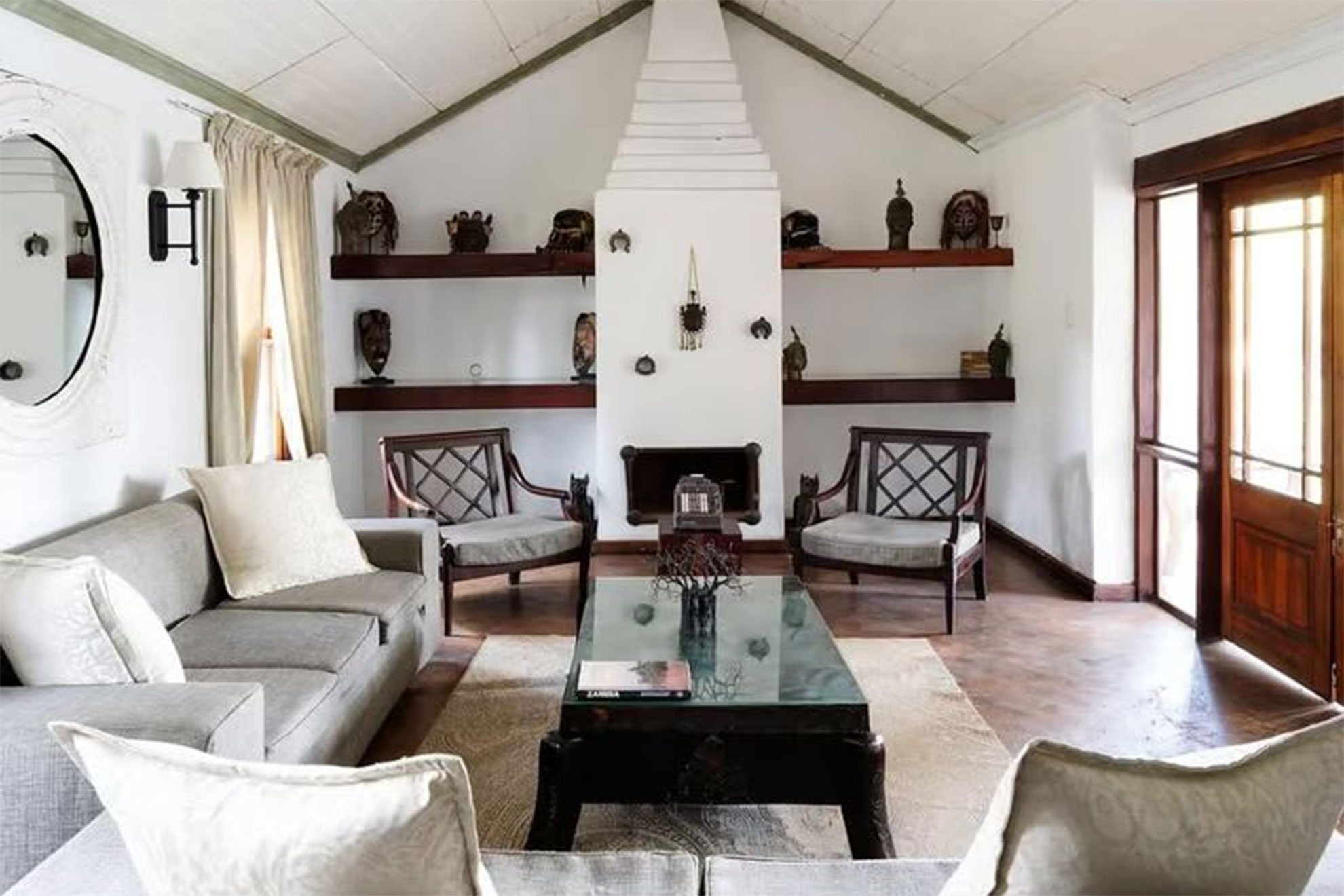 Thorn Tree House Thorn Tree House